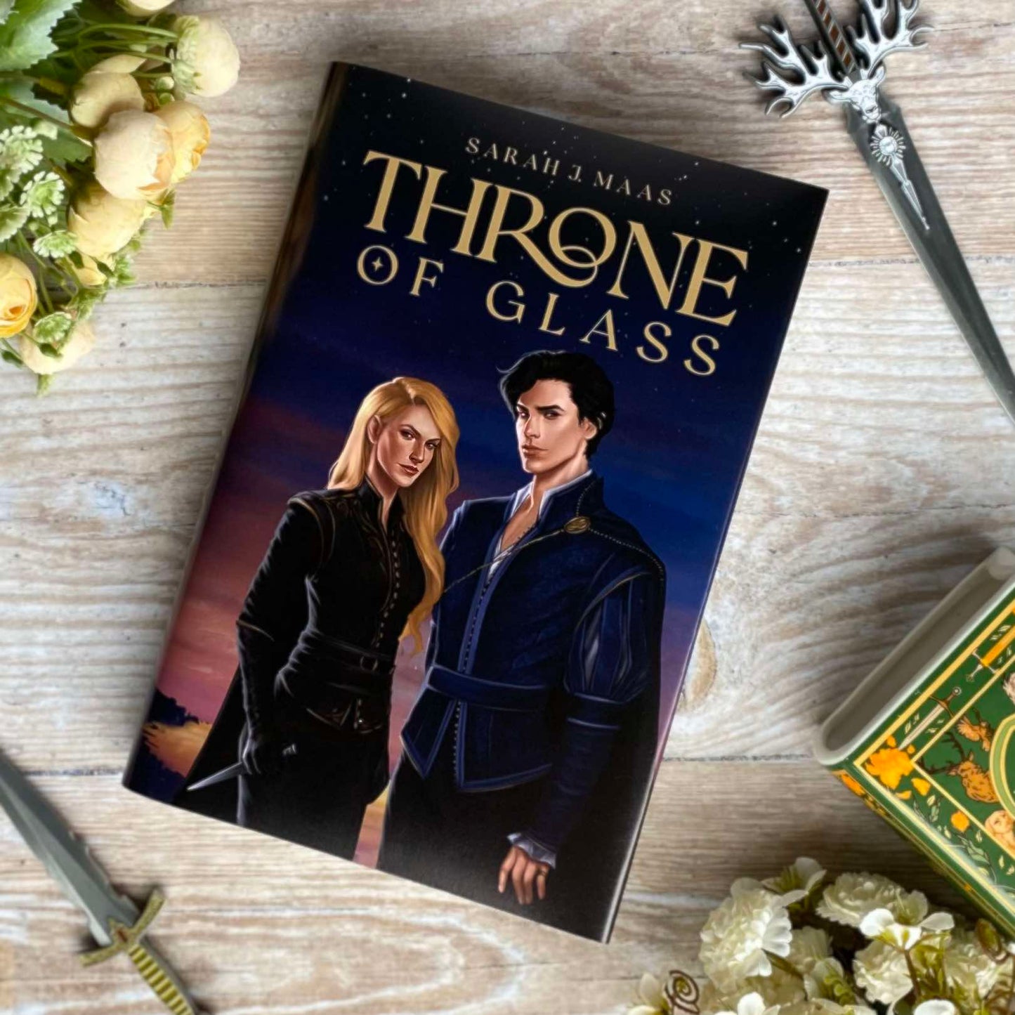 Throne of Glass Dust Jacket/Poster Set Preorder